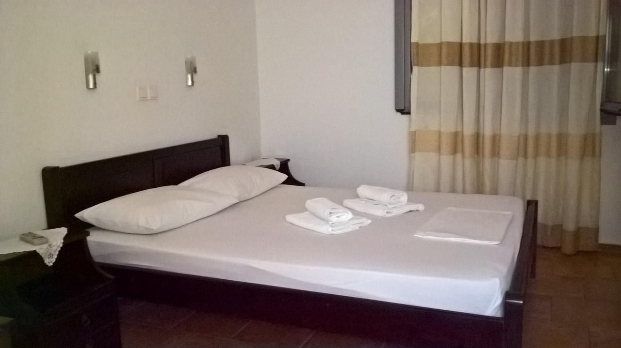 Petradi Aparthotel Livadi  Exterior photo