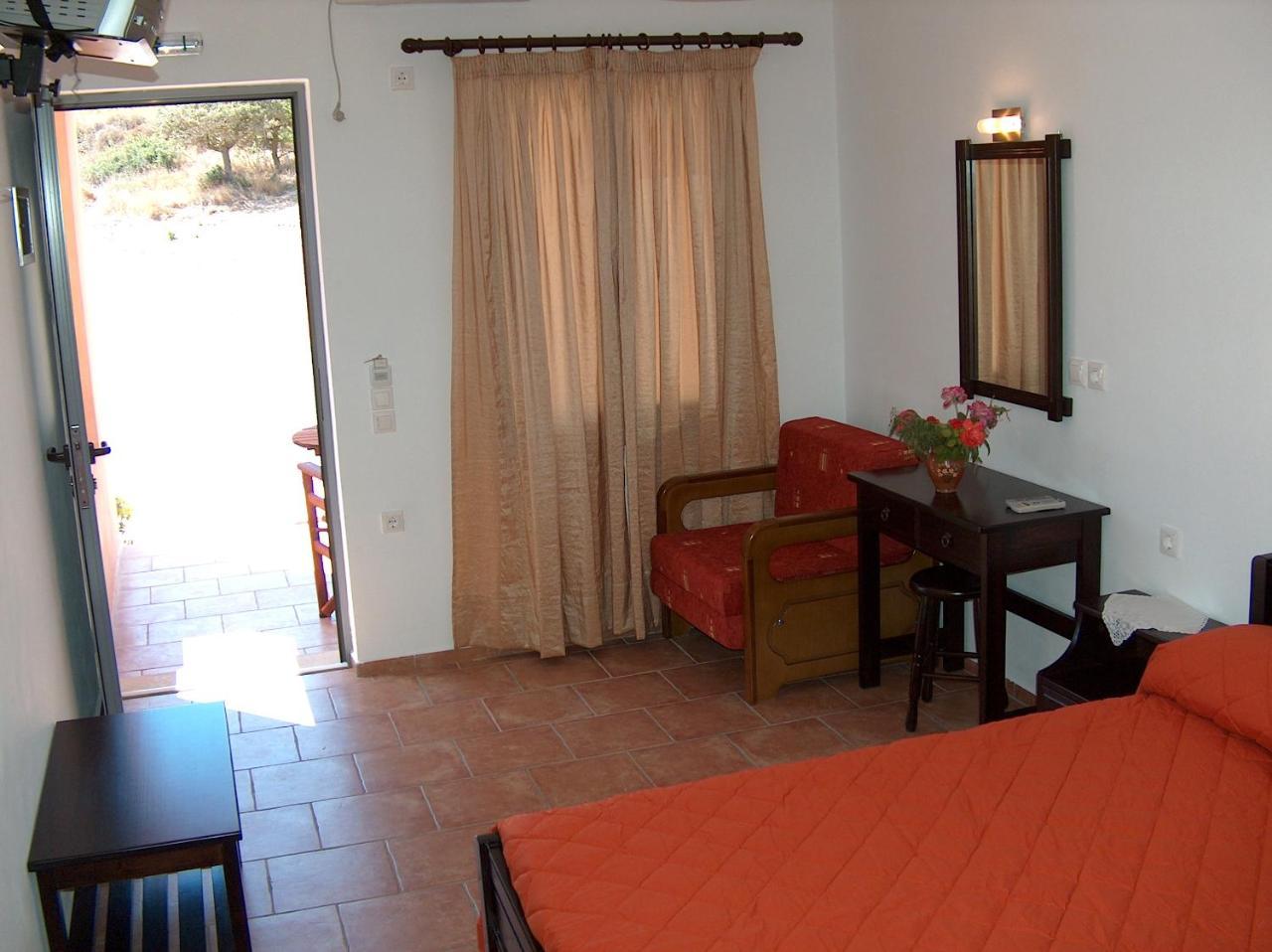 Petradi Aparthotel Livadi  Exterior photo